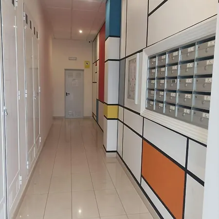 And New Furnished In Centre Apartment