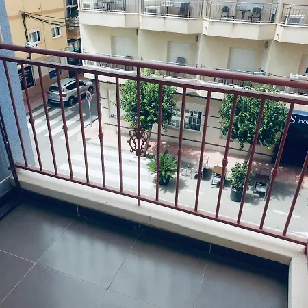 And New Furnished In Centre Lägenhet *