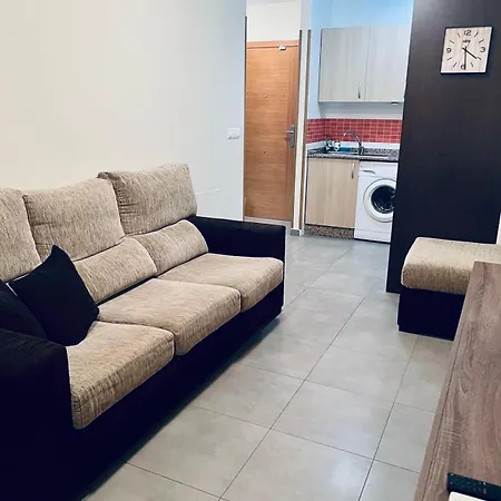 And New Furnished In Centre Lägenhet *